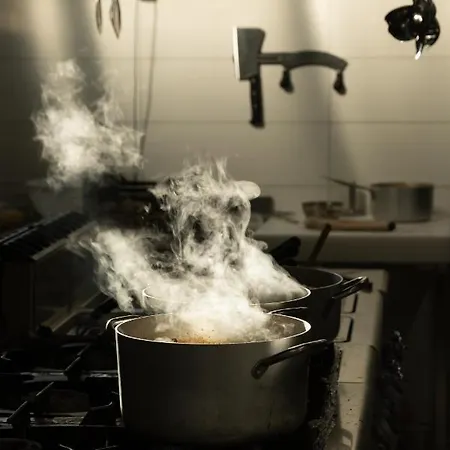 מלון Great White 4*