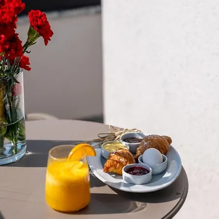 Great White Hotel Shëngjin