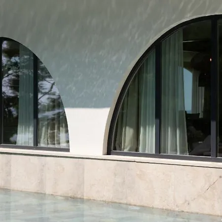 Hotell Great White 4*