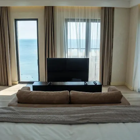 Great White Hotel 4*