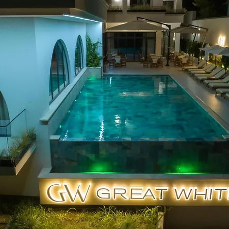 Great White Hotel 4*