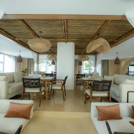 Great White Hotel 4*