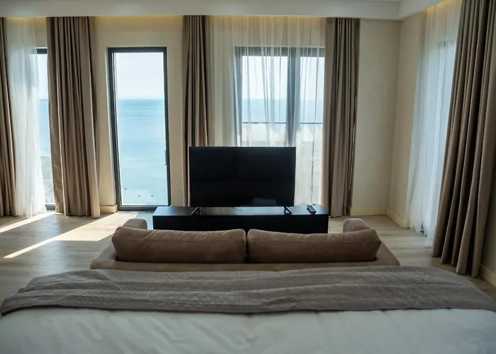 Great White Hotel 4*