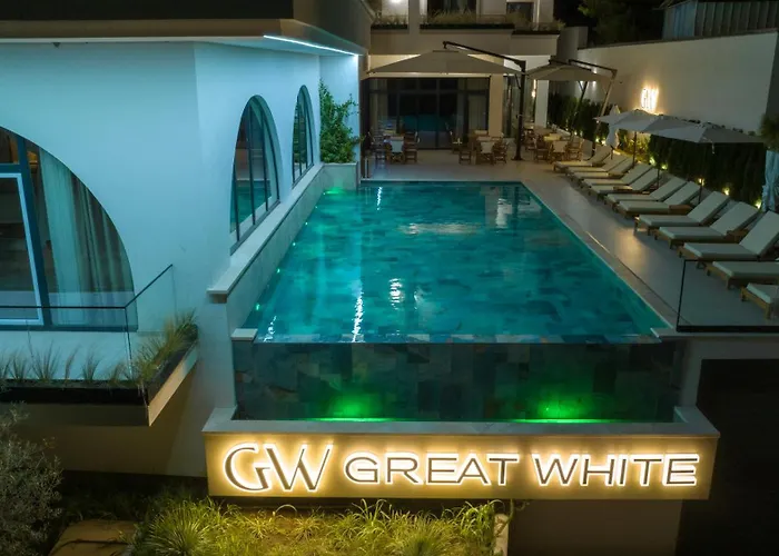 Great White Hotel 4*